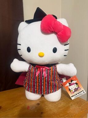Hello Kitty Halloween Witch Greeter